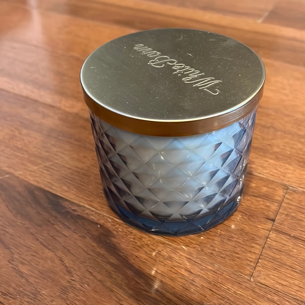 Bath and body works/ white barn smoked vanilla candle